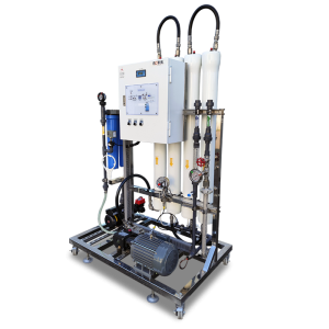 產量 3 – 12 CMD，具備高效脫鹽、智慧控制與模組化架構 。